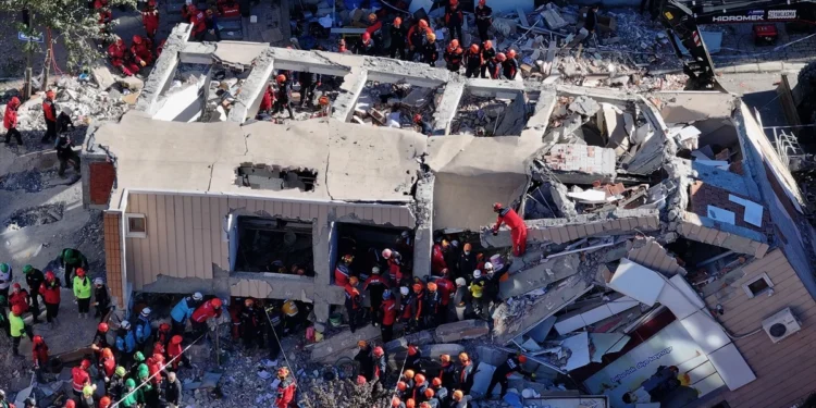 Kocaeli’deki Bina Çökmesi Sonrası Yapısal Güvenlik Alarmı Verildi