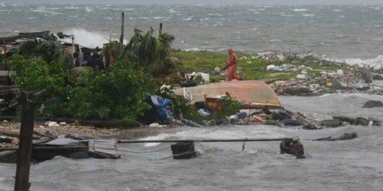 Okyanus Suları Alarm Veriyor: Melissa Kasırgası Can Kaybını 29’a Yükseltti