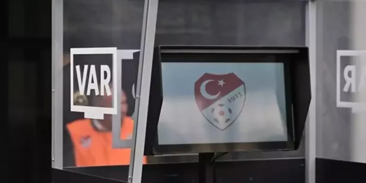 Süper Lig Kulüplerinden Futbol Federasyonuna VAR Kayıtları İçin Baskı
