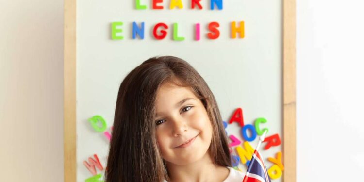 Bilimsel Kanıt: Erken Yaşta Yabancı Dil Eğitimi Beyin Gelişimini Hızlandırıyor