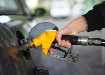 Salı Günü Benzine İndirim Geliyor: Motorinde Durum Ne?