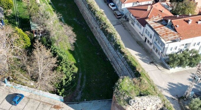 İznik Belediye ve İmar Planı Test Ediliyor: Tarihi Surlar İçinde Yapılaşma Riskine Karşı Sınır