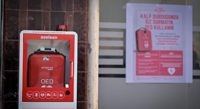 Ankara’da Defibrilatör Yerleştirilmesi: 25 Nokta Sadece Başlangıç, Sıra Okullarda mı?